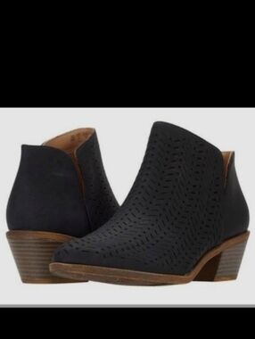 New w/Box Life stride Payton Vegan Leather Perforated Pull-On Ankle Bootie 10 W